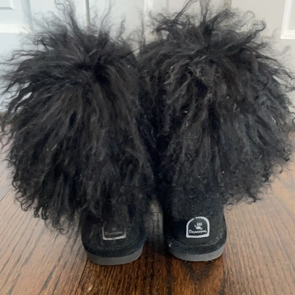 Bearpaw Girls Black Lamb Fur Boo Boots size 1